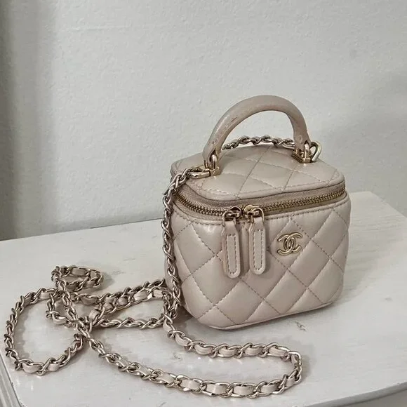 Chanel Handbag - Picture 5 of 5